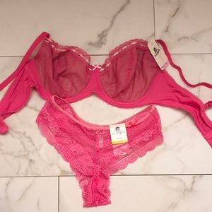 NWT b.tempted by Wacoal lace bra and panties set